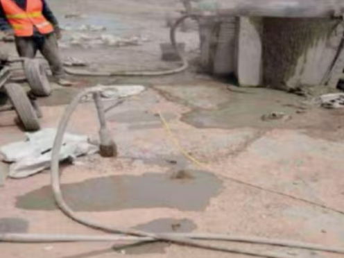 清镇水泥混凝土路面板底注浆技术 路面脱空注浆整治方案