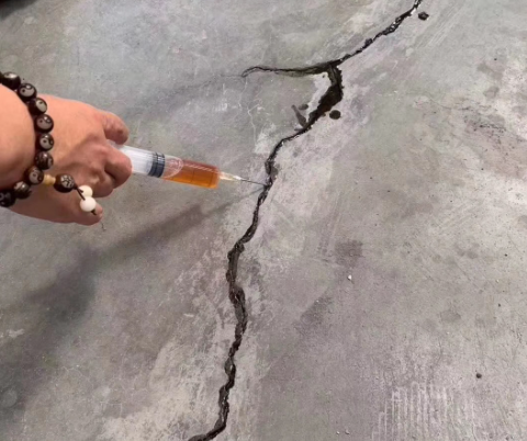 清镇混凝土裂缝修补技术详解​